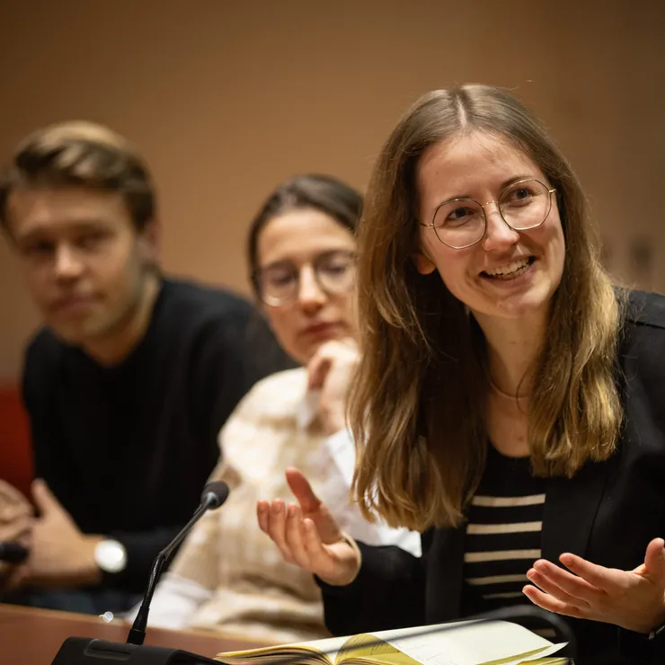 Workshop-Teilnehmer im Gespräch