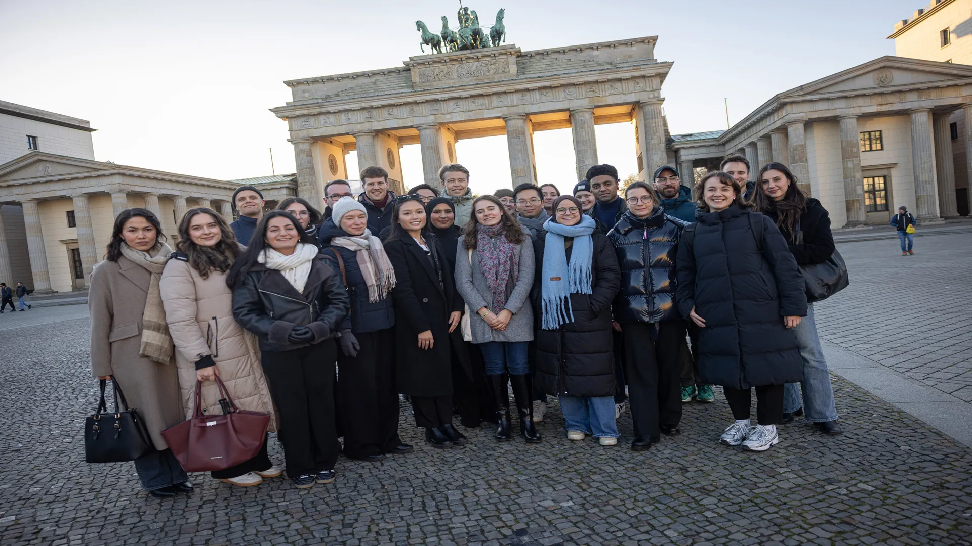 Gruppe vor Brandenburger Tor